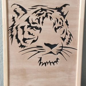 B/Tableau chantournage dentelle petit tigre dimension 22x30