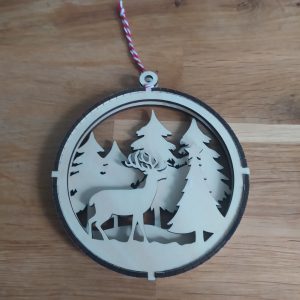 B/boule de noël 2d plate scène de noël (rennes forêt sapin) découpée laser