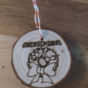 B/Rondin en bois 1 face couronne joyeux noël et 1 face père noël