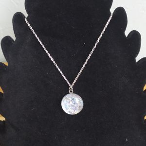 R/collier insert paillettes grises avec chaine 334
