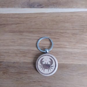 B/Porte clés en bois signe astrologique cancer et arbre de vie
