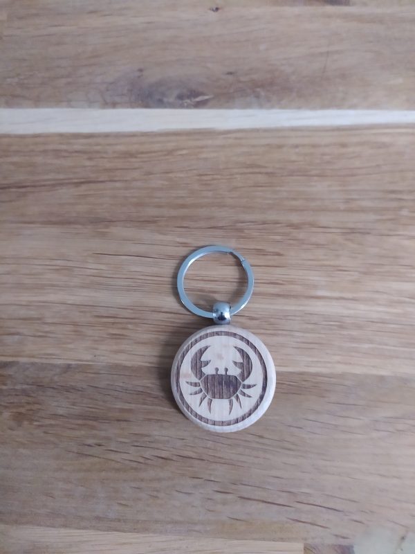 B/Porte clés en bois signe astrologique cancer et arbre de vie