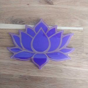 R/fleur de lotus à plat violet doré