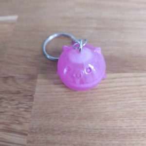 R/porte clés boule animaux cochon rose blanc petite auréole sur la tête