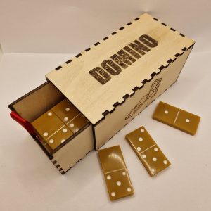 R/Domino couleur caramel avec boite