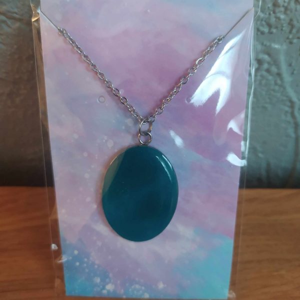 R/collier ovale vert avec chaine
