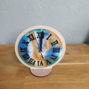 R/horloge en résine bleu blanc et or diamètre 20