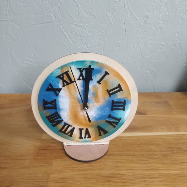 R/horloge en résine bleu blanc et or diamètre 20