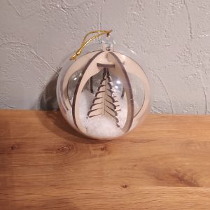B/boule de noël sapin 3d découpée laser ornée de sa boule de neige