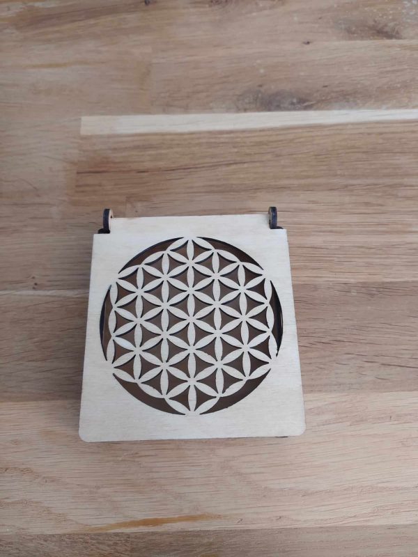 B/Boite carrée découpée au laser forme fleur de vie (round 4) vernie