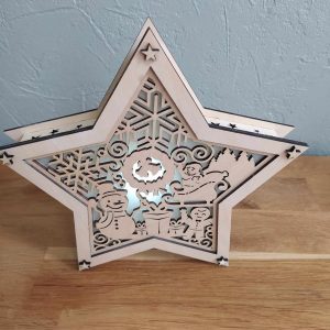 B/étoile lumineuse scène de noël découpée laser (bonhomme de neige et enfant joyeux) diamètre 19
