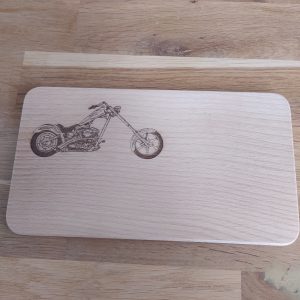 B/planche en bois en hêtre gravée laser (chopper)