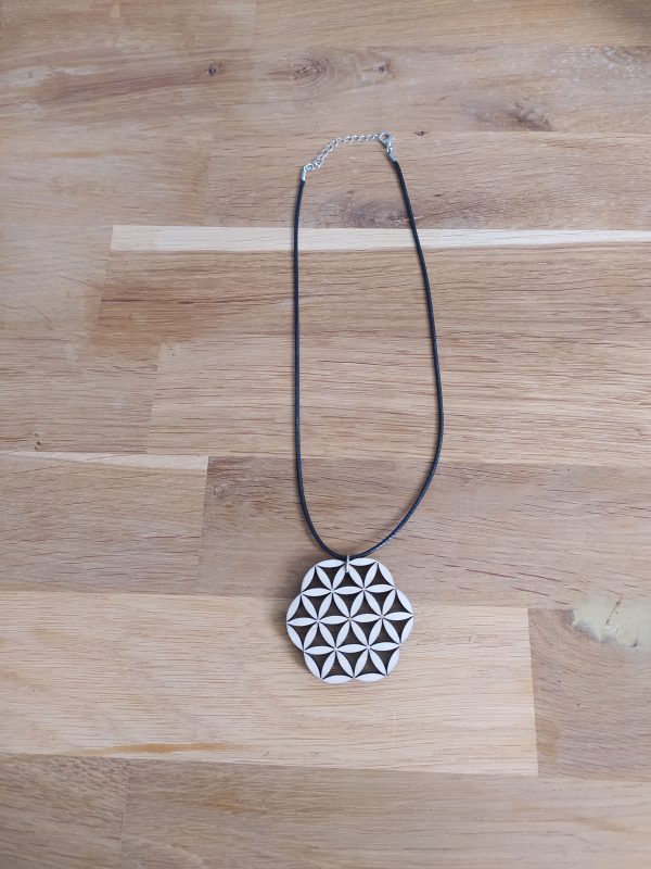 B/collier fleur de vie découpé laser