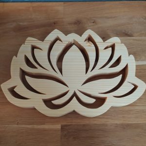 B/dessous de plat motif fleur de lotus en pin