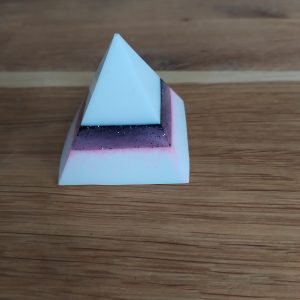 R/pyramide blanc rose et noir poudré