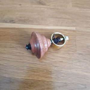 B/Toupie ficelle en sipo n° 5