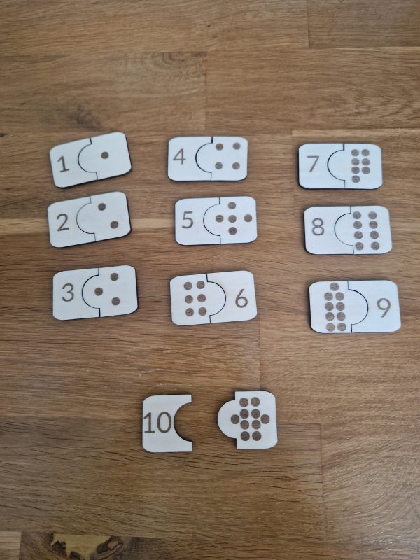 B/Jeu de domino puzzle enfants découpé et gravé laser