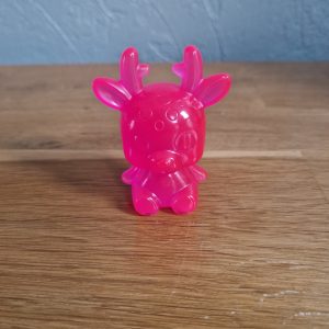 R/figurine renne rose fuschia