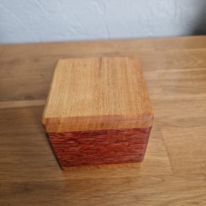 B/boîte en merbau et chêne