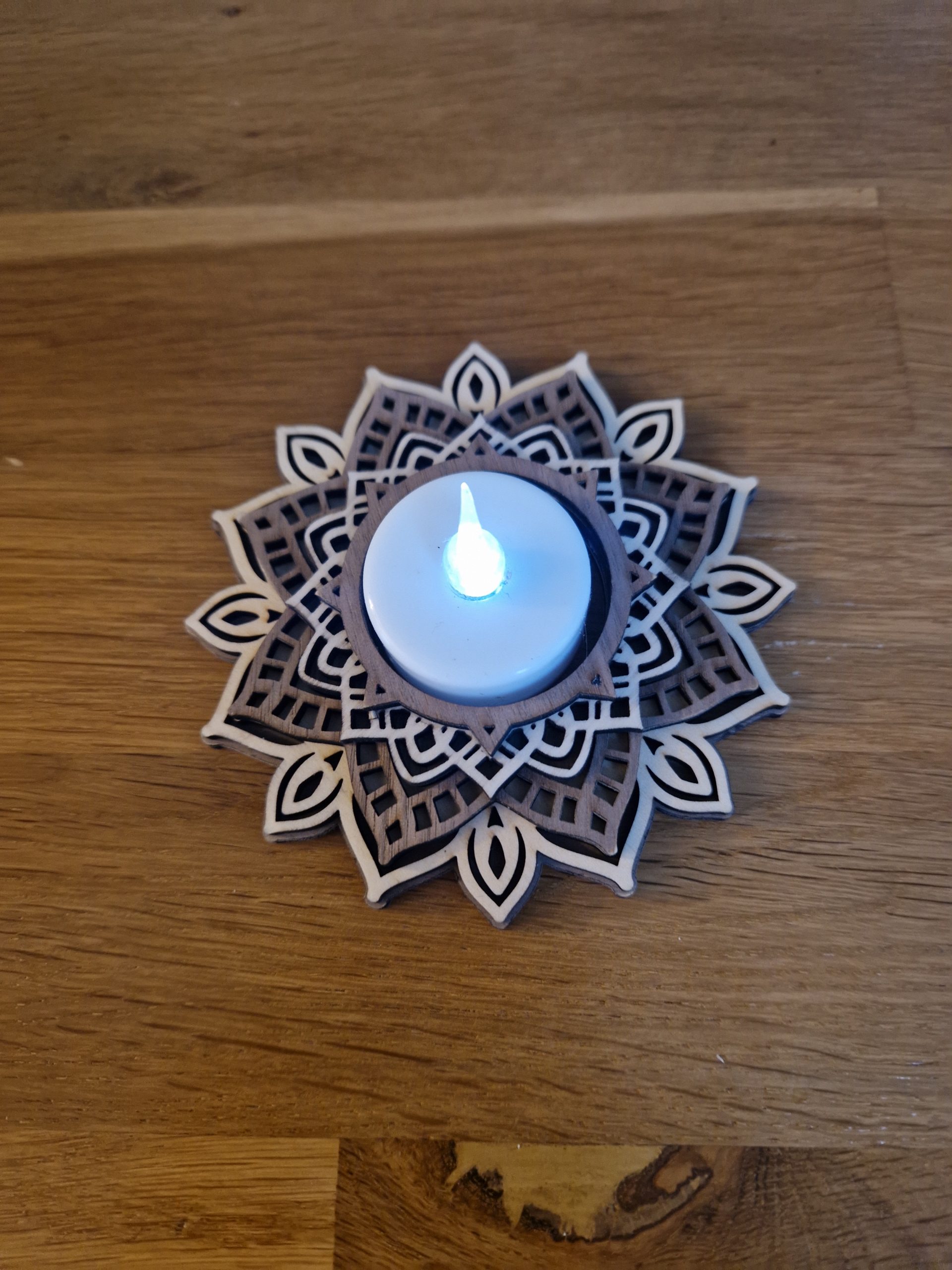 B/sous verre mandala découpés laser 2 tons de bois