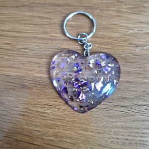 R/porte clés coeur feuilles violet feuilles or