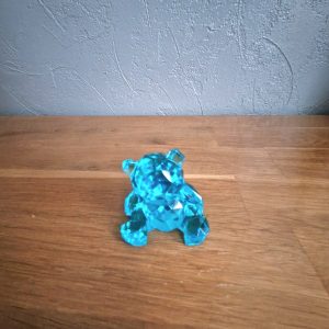 R/figurine ourson assis bleu turquoise cristal