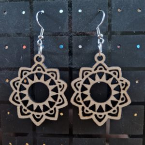 B/boucles d'oreilles découpées laser n° 5