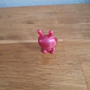 R/mini figurine lapin mica rouge