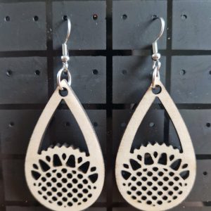 B/boucles d'oreilles découpées laser n° 18