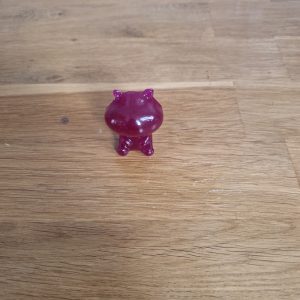R/mini figurine hippopotame violet prune