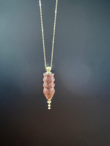 COLLIER PENDULE COEUR DEHORS 30 € (2)