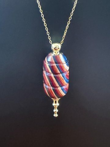 COLLIER PENDULE MULTICOLORE 30 € (2)