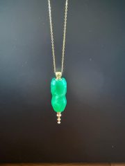 COLLIER PENDULE RESINE VERTE 30 € (2)