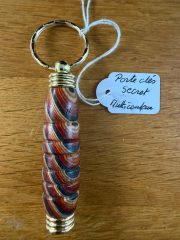 PORTE CLES SECRET STRIE MULTICOLORE 20 €