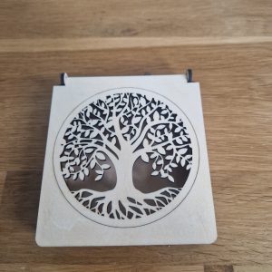 1B/Boite carrée découpée au laser forme arbre de vie