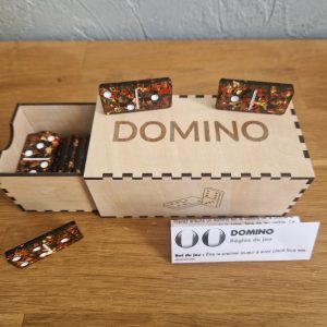 604R/domino feuilles or feuilles rouges et sa boite